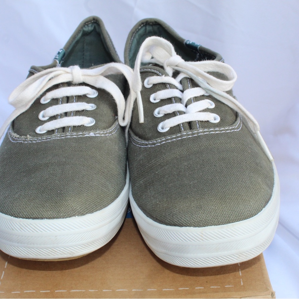 Olive green classic Keds - women’s size 11